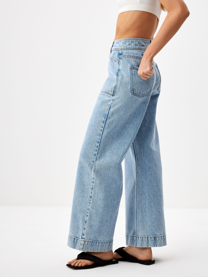 Широкие джинсы с накладными карманами - фото 3